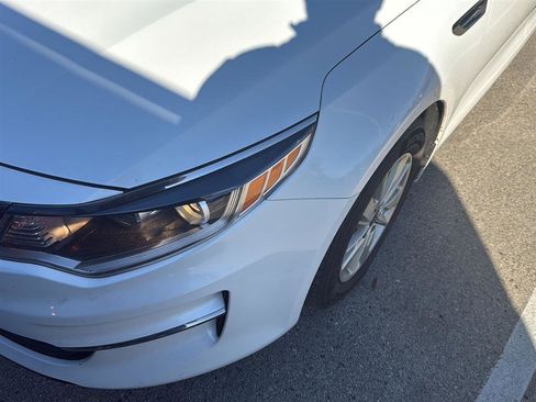 Used 2018 Kia Optima LX image 13