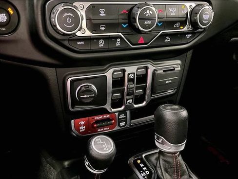 Used 2021 Jeep Wrangler Unlimited Rubicon AWD/4WD image 15