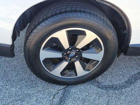 Used 2018 Subaru Forester 2.5i Premium w/ All-Weather Package image 5