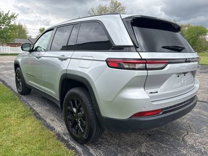 Used 2024 Jeep Grand Cherokee Altitude