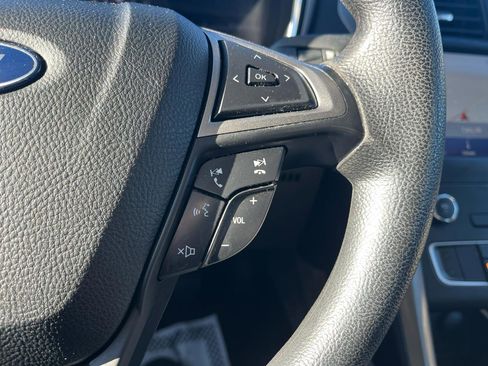 Used 2020 Ford Fusion SE image 9