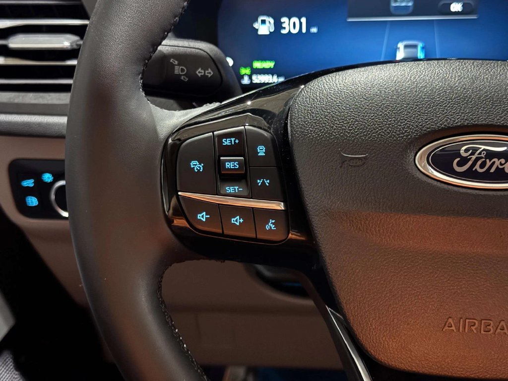 Used 2023 Ford Escape Platinum AWD/4WD image 15