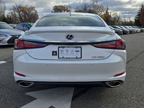 Used 2023 Lexus ES 350 w/ Premium Package image 5