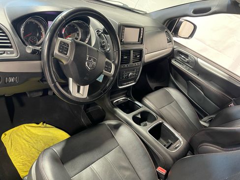 Used 2017 Dodge Grand Caravan GT image 23