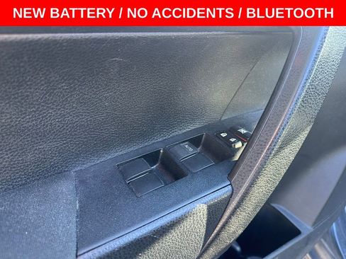 Used 2014 Toyota Corolla LE image 15