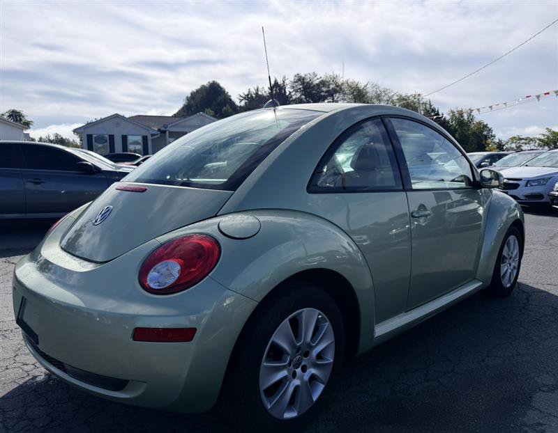 Used 2008 Volkswagen Beetle Coupe FWD image 8