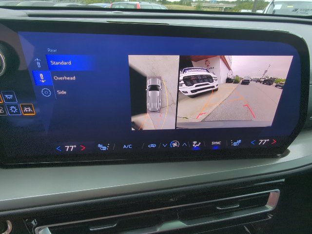 Used 2024 Chevrolet Traverse LT FWD image 20