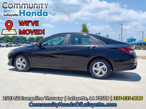 Used 2023 Hyundai Elantra SE w/ Cargo Package FWD image 5