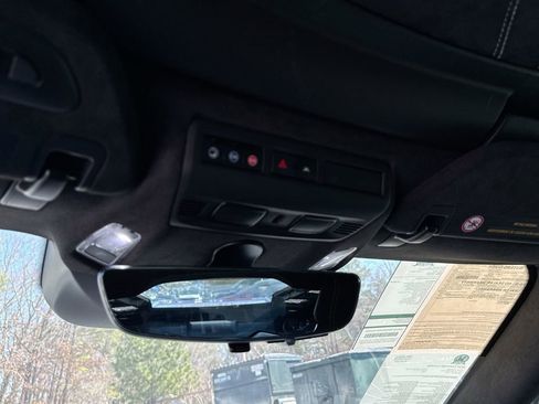 Used 2024 Chevrolet Corvette Stingray Premium Cpe w/ Z51 Performance Package image 19