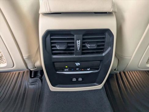 Used 2021 BMW 330i xDrive Sedan w/ Premium Package image 19