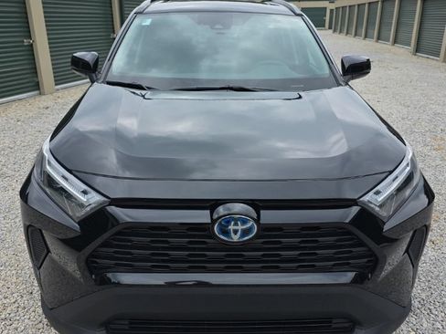 Certified 2022 Toyota RAV4 XLE w/ Convenience Package AWD/4WD image 10