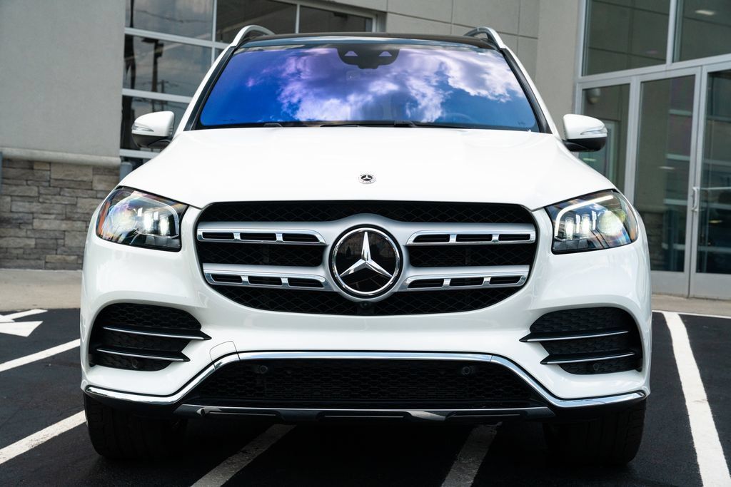Used 2023 Mercedes-Benz GLS 450 4MATIC image 4