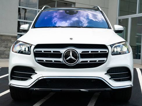 Used 2023 Mercedes-Benz GLS 450 4MATIC image 4