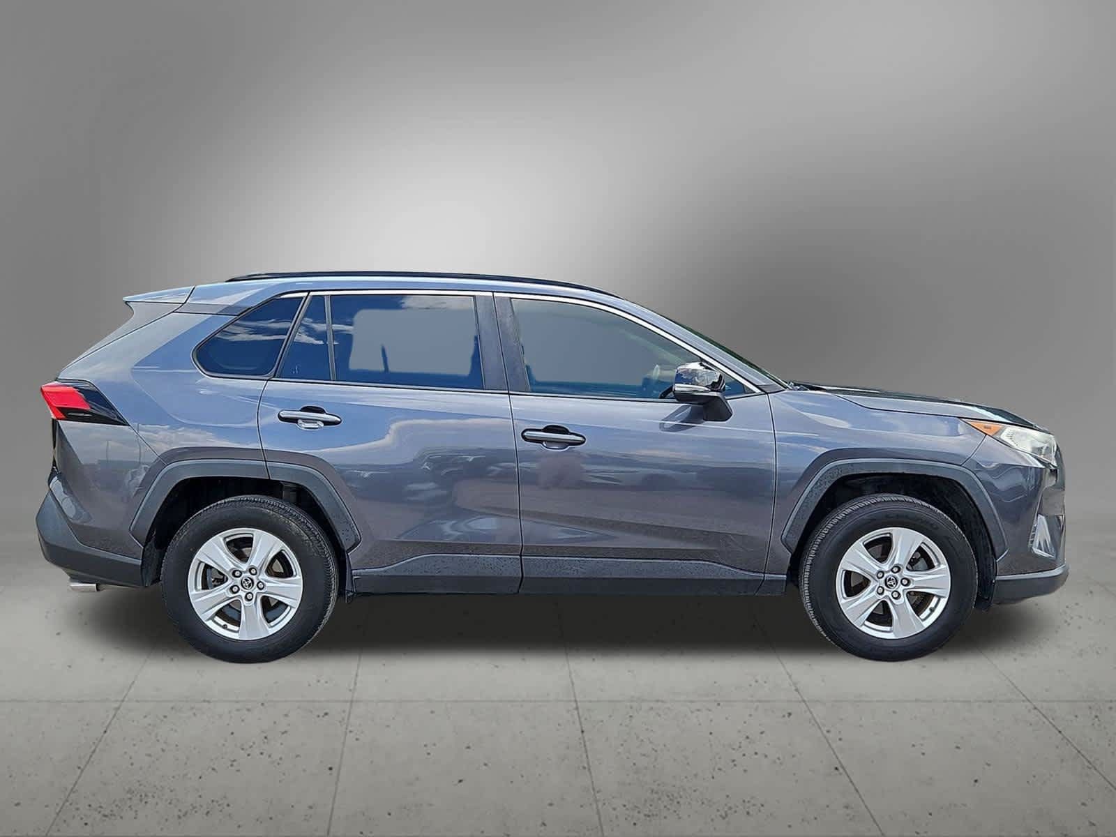 Used 2019 Toyota RAV4 XLE w/ Convenience Package FWD image 7