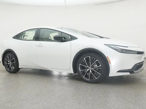 New 2025 Toyota Prius XLE image 28
