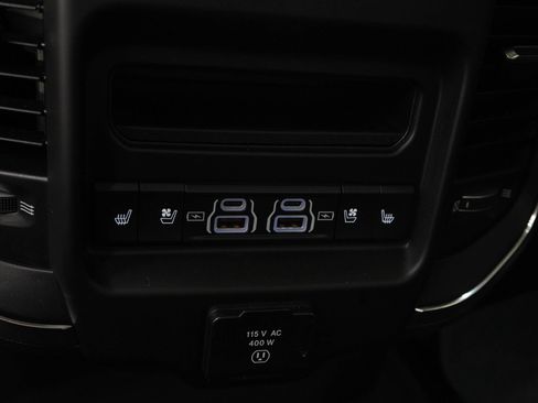 Used 2022 RAM 1500 Limited AWD/4WD image 17