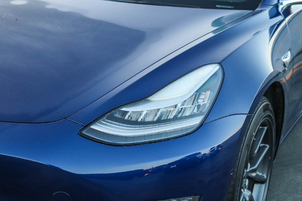 Used 2018 Tesla Model 3 Long Range RWD image 5