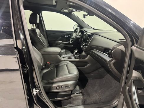 Used 2023 Chevrolet Traverse RS AWD/4WD image 23
