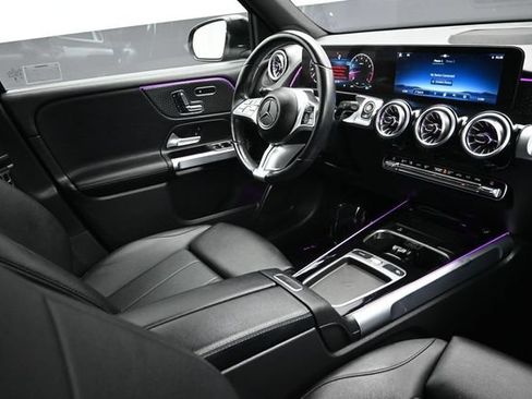 Used 2024 Mercedes-Benz GLB 250 image 16