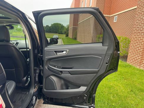 Used 2020 Ford Edge SEL AWD/4WD image 24