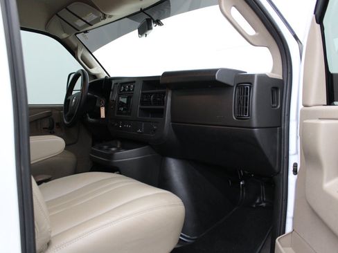 Used 2025 Chevrolet Express 2500 w/ Driver Convenience Package RWD image 9
