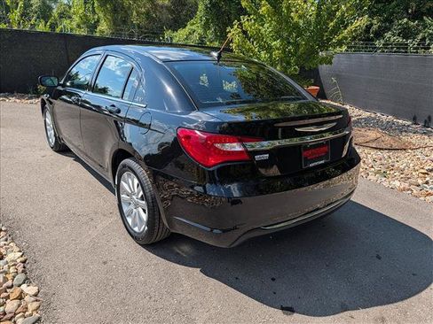 Used 2013 Chrysler 200 Touring FWD image 3