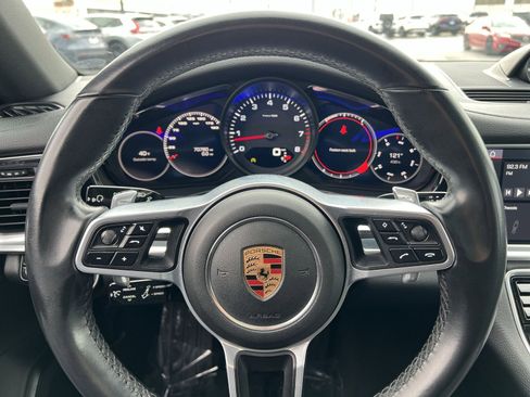 Used 2018 Porsche Panamera 4 image 16