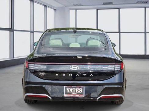 Used 2025 Hyundai Sonata SEL FWD image 6
