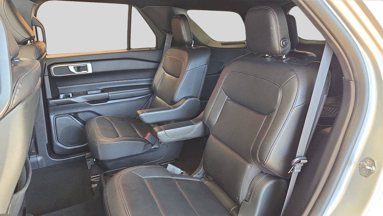 Used 2020 Ford Explorer XLT w/ Equipment Group 202A AWD/4WD image 18