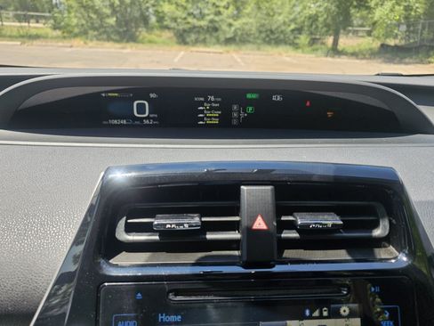 Used 2016 Toyota Prius Three FWD image 15