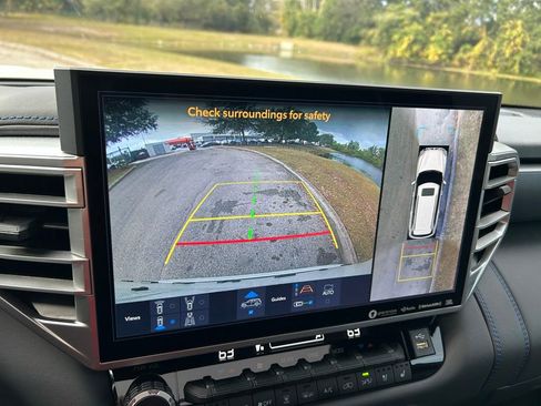 Used 2023 Toyota Sequoia Platinum image 32