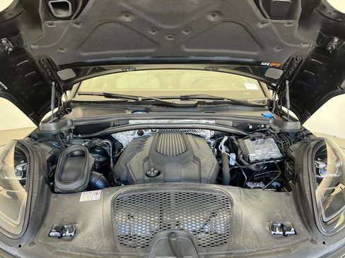 Certified 2024 Porsche Macan Turbo AWD/4WD image 26