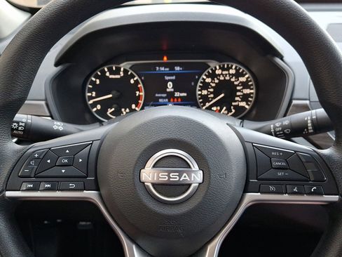 Used 2024 Nissan Altima 2.5 SV FWD image 18