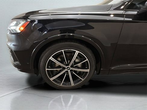Used 2021 Audi Q7 3.0T Prestige image 29