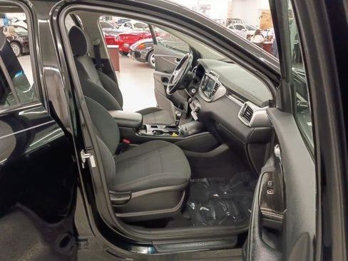 Used 2019 Kia Sorento FWD V6 w/ LX V6 Convenience Package image 38