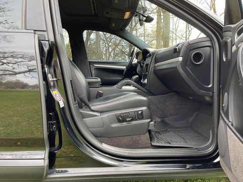 Used 2008 Porsche Cayenne Turbo image 37