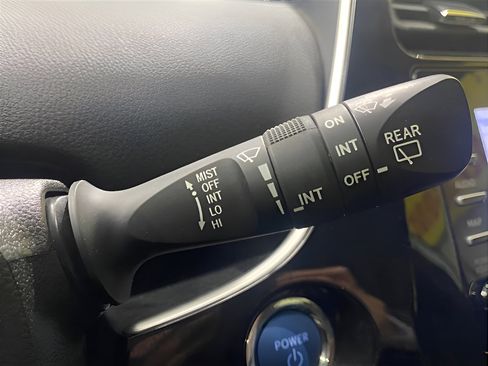 Used 2022 Toyota Prius LE image 20