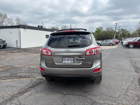 Used 2011 Hyundai Santa Fe SE image 4