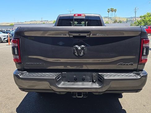 Used 2024 RAM 2500 Big Horn w/ Night Edition AWD/4WD image 5