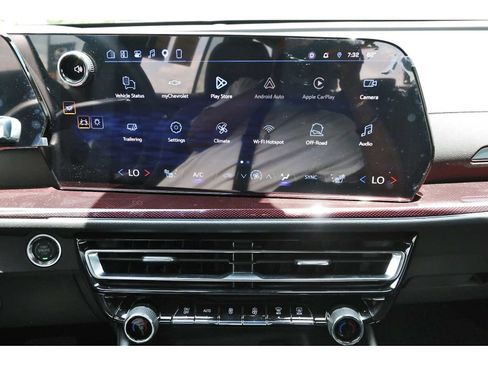 Used 2026 Chevrolet Traverse Z71 w/ LPO, Floor Liner Package AWD/4WD image 23