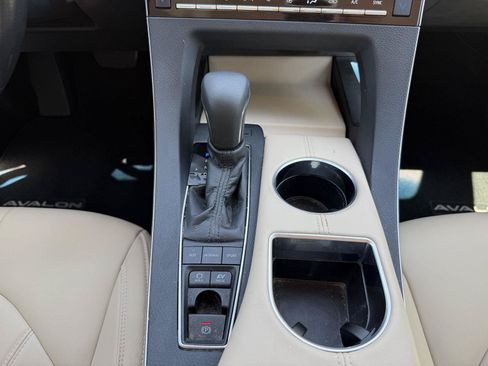 Used 2019 Toyota Avalon XLE w/ Carpet Mat Package FWD image 25