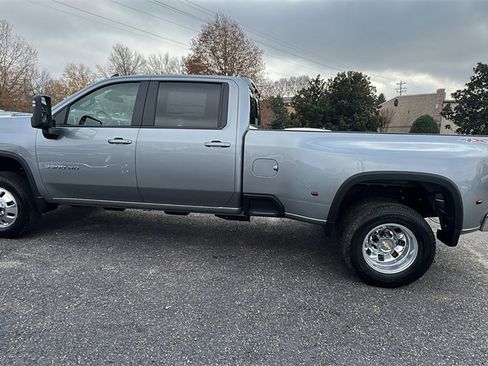 New 2026 Chevrolet Silverado 3500 LT w/ All Star Edition image 8