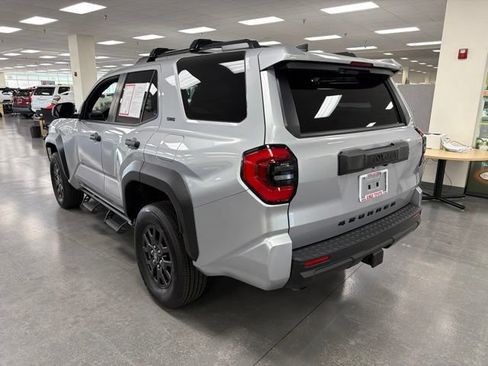 Certified 2025 Toyota 4Runner SR5 AWD/4WD image 5