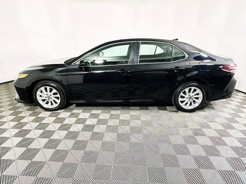 Used 2024 Toyota Camry LE image 6