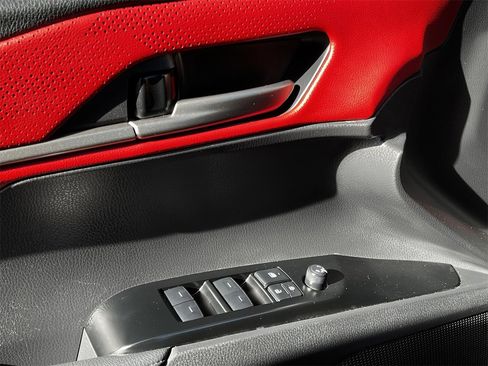 Used 2025 Toyota Camry XSE image 21