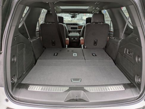 Used 2023 GMC Yukon Denali Ultimate image 13