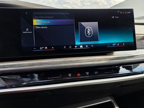 Used 2023 BMW i7 xDrive60 AWD/4WD image 64