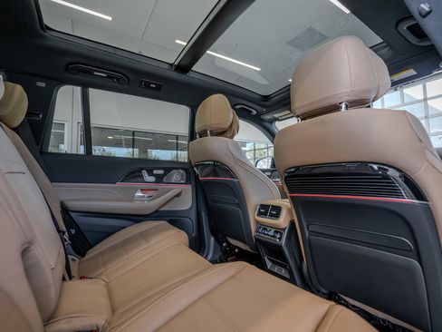 New 2025 Mercedes-Benz GLS 580 4MATIC image 28