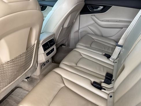 Used 2019 Audi Q7 3.0T Premium Plus w/ Premium Plus Package AWD/4WD image 4