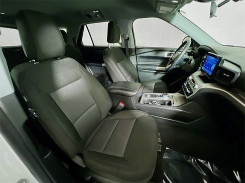 Used 2022 Ford Explorer XLT image 26
